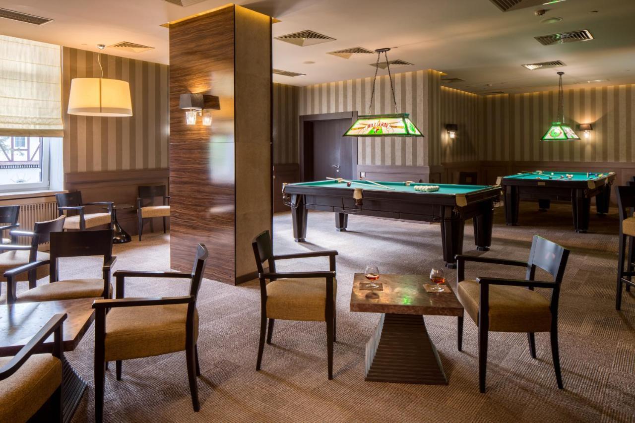 Mirotel Resort And Spa Truskavets Bagian luar foto The Billiard Room