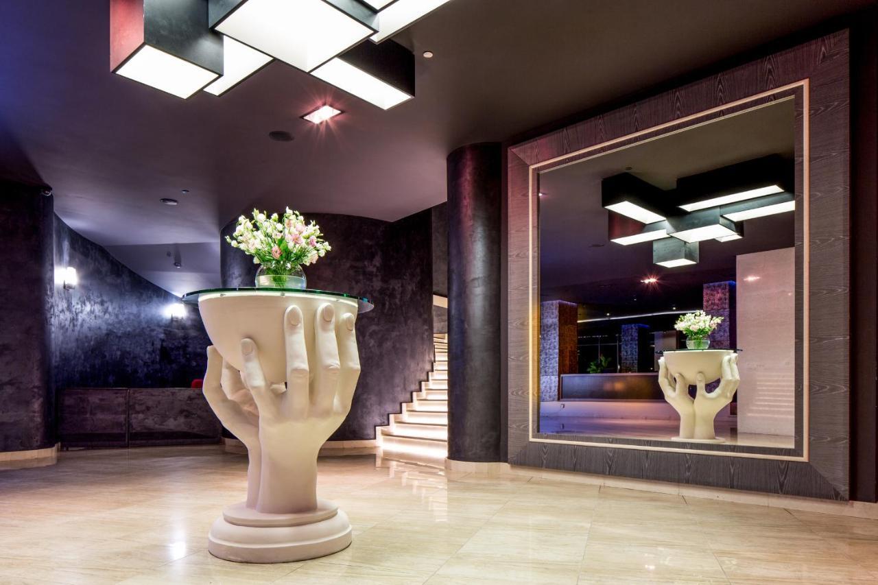 Mirotel Resort And Spa Truskavets Bagian luar foto Lobby